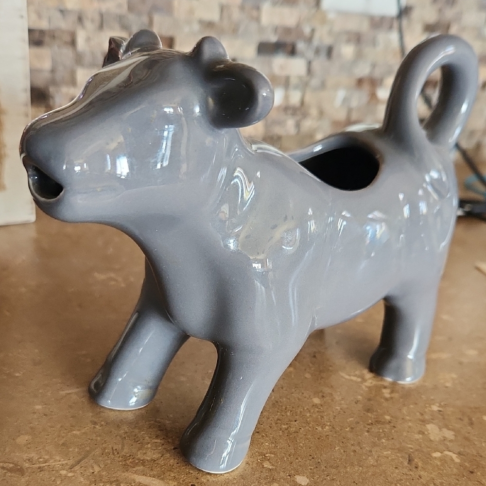 Gray Cow Creamer Dispenser - Picture 6 of 6